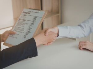 איך לעבור ריאיון עבודה בהצלחה